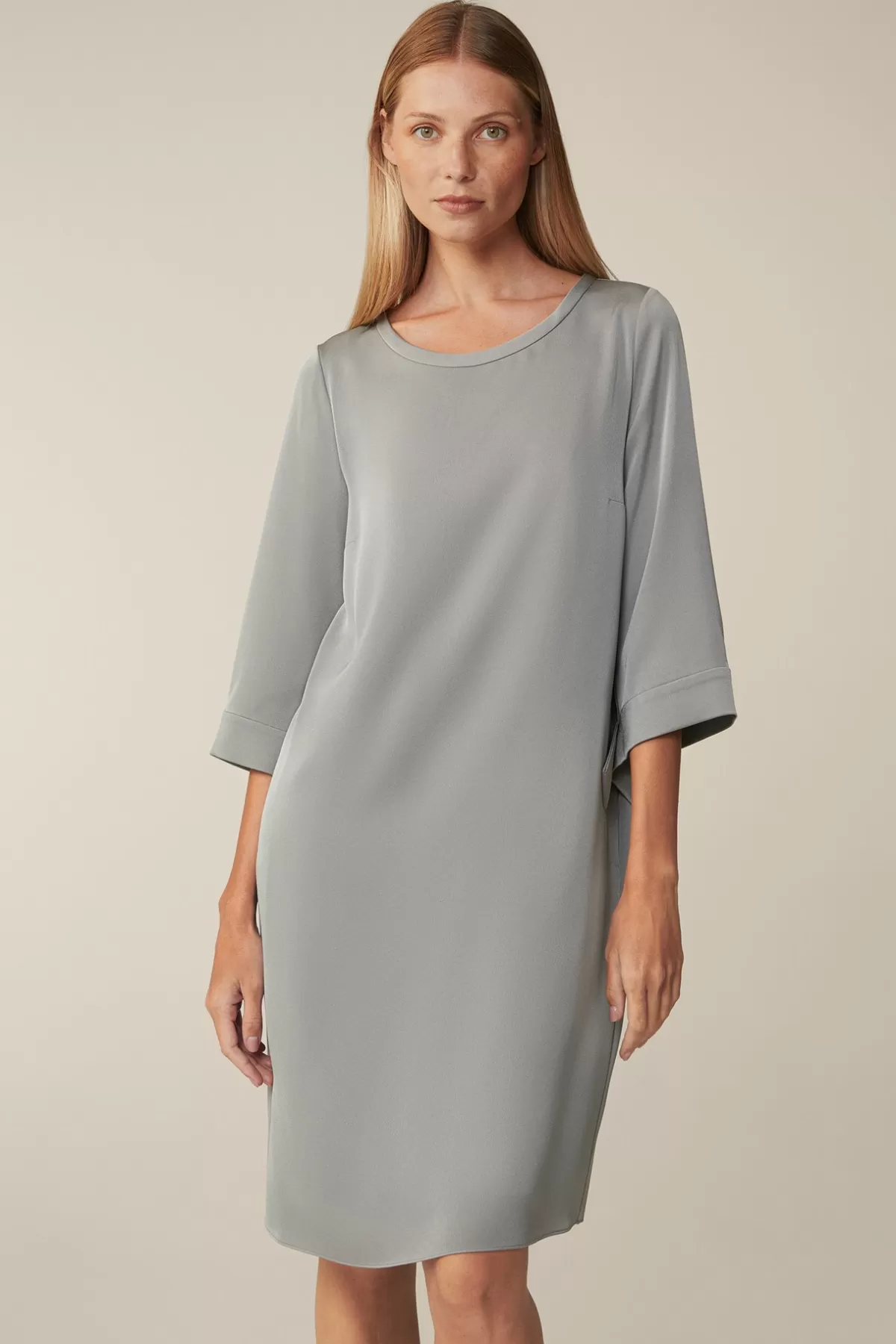 Shop Crepe-Kleid In H-Linie In Damen Kleider & Overalls