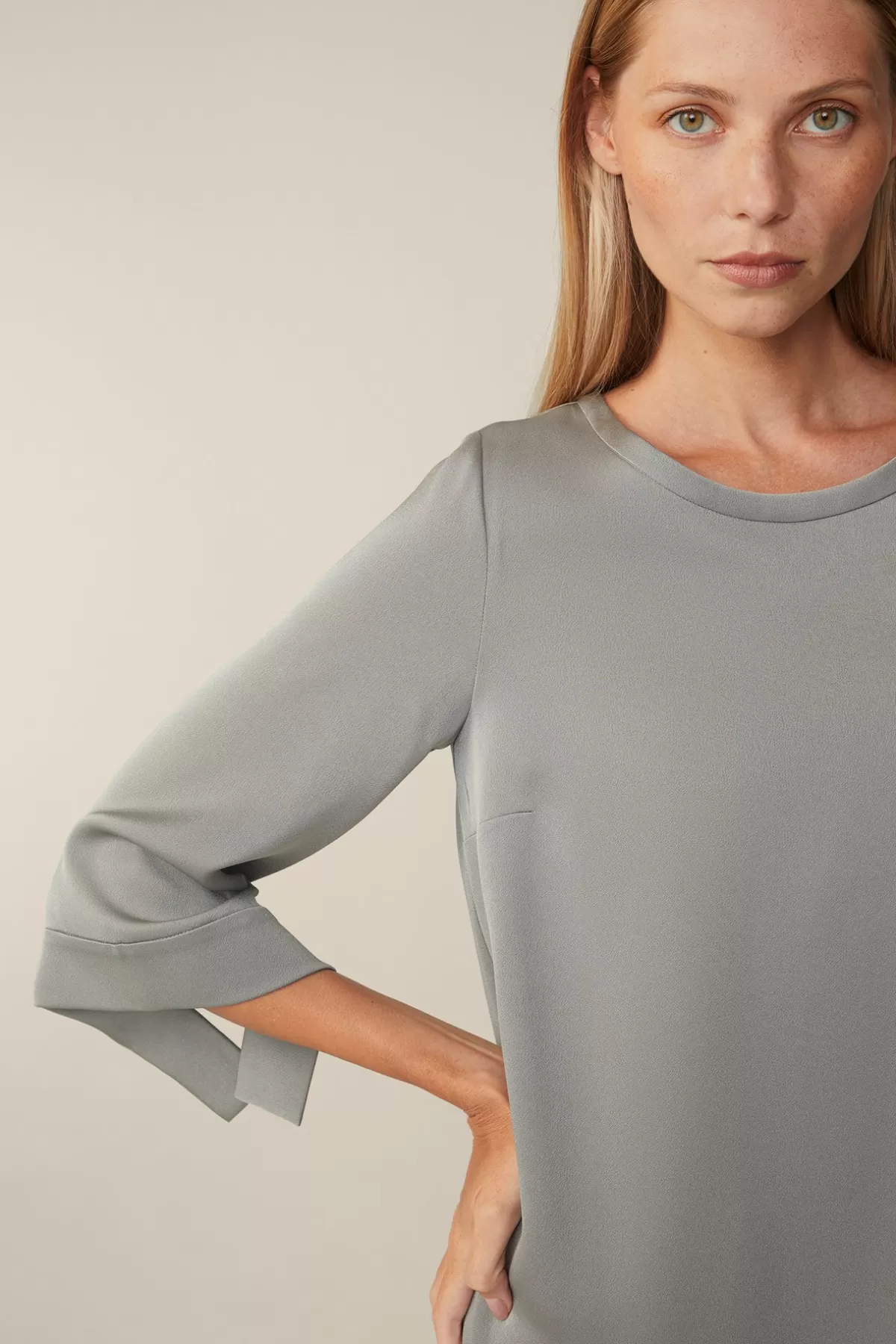 Shop Crepe-Kleid In H-Linie In Damen Kleider & Overalls