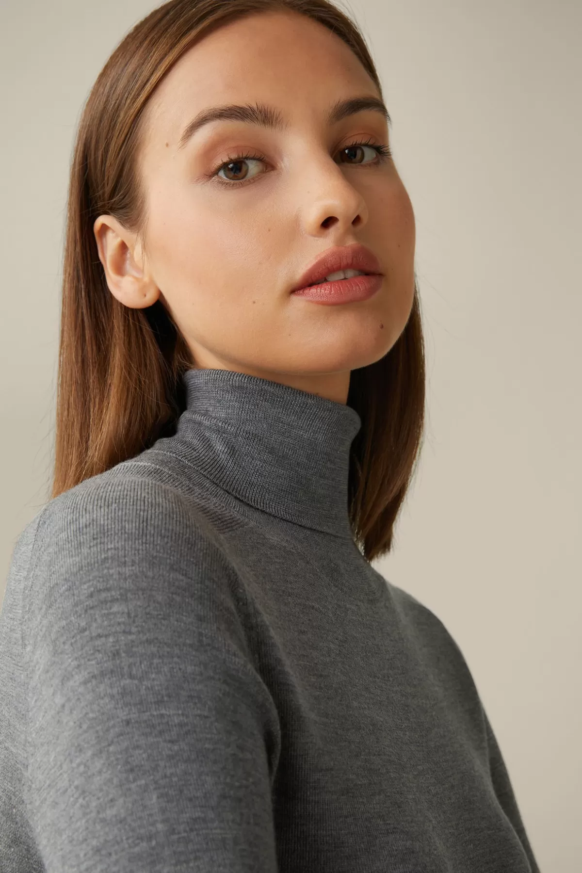 Hot Schurwoll-Seidenmix-Rollkragen-Pullover In Damen Strick